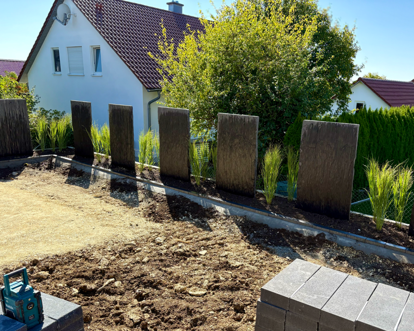 Garten- und Landschaftsbau in Ulm - moderne Gartengestaltung mit Naturstein